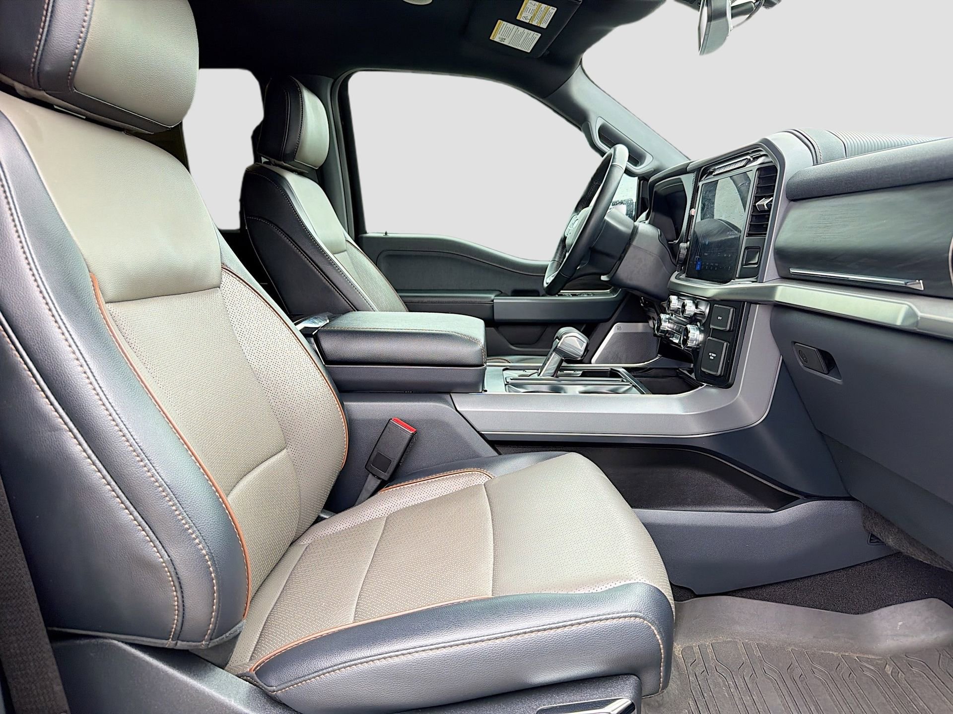 Used 2024 Ford F150 Lariat w/ Equipment Group 502A High image 34