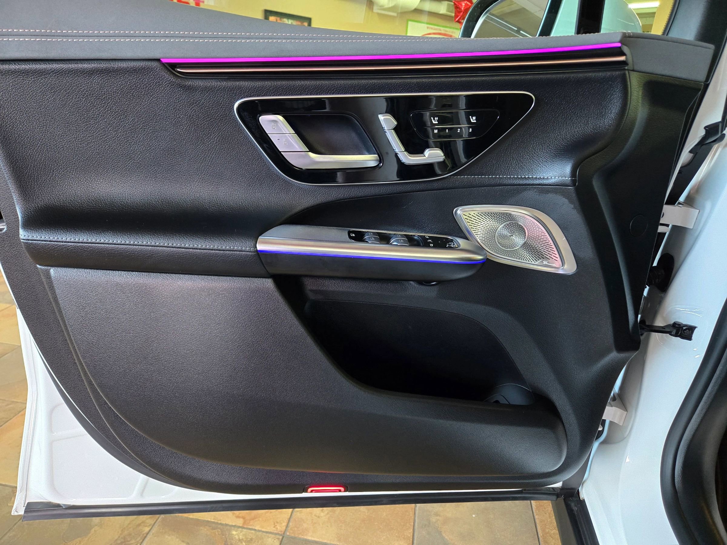 Used 2023 Mercedes-Benz EQE 500 4MATIC SUV image 34