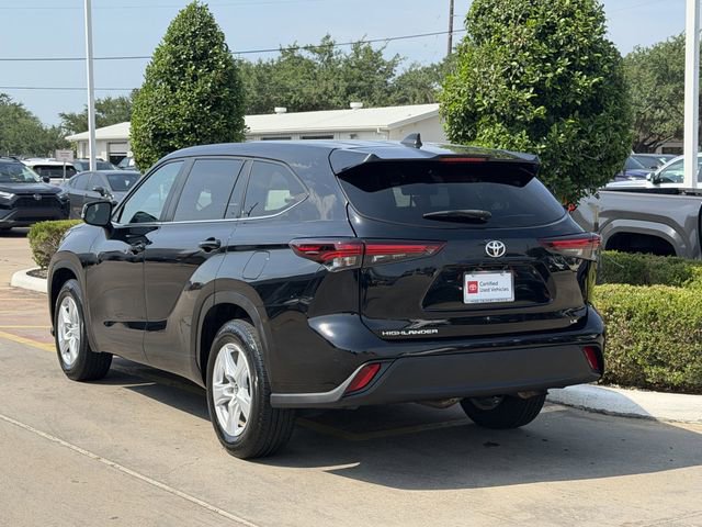 Certified 2024 Toyota Highlander LE FWD image 5