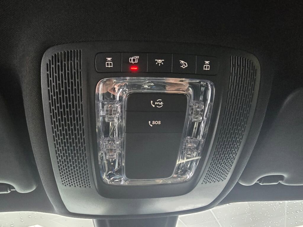 Used 2023 Mercedes-Benz GLB 250 4MATIC image 37