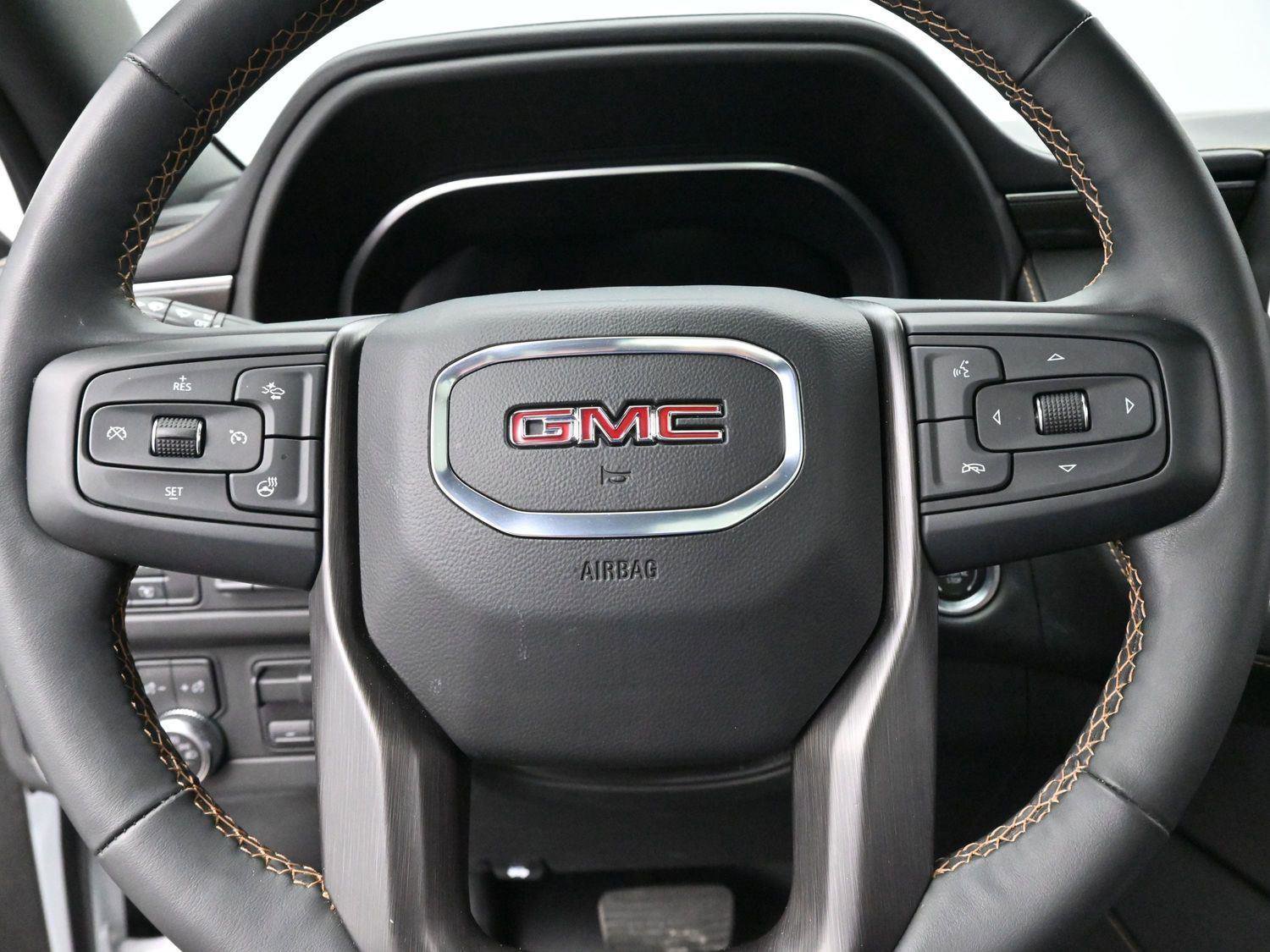 Used 2023 GMC Yukon XL AT4 w/ AT4 Premium Plus Package AWD/4WD image 19