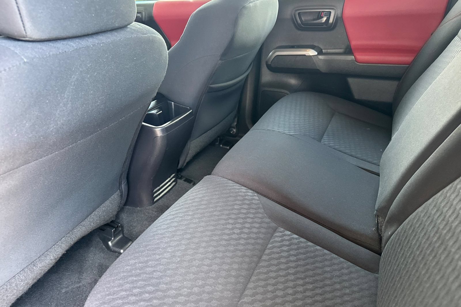 Used 2022 Toyota Tacoma SR5 RWD image 14