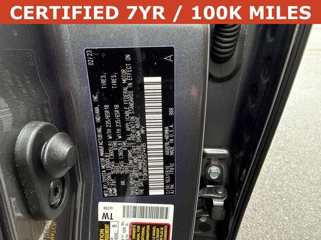Used 2023 Toyota Highlander XLE AWD/4WD image 29
