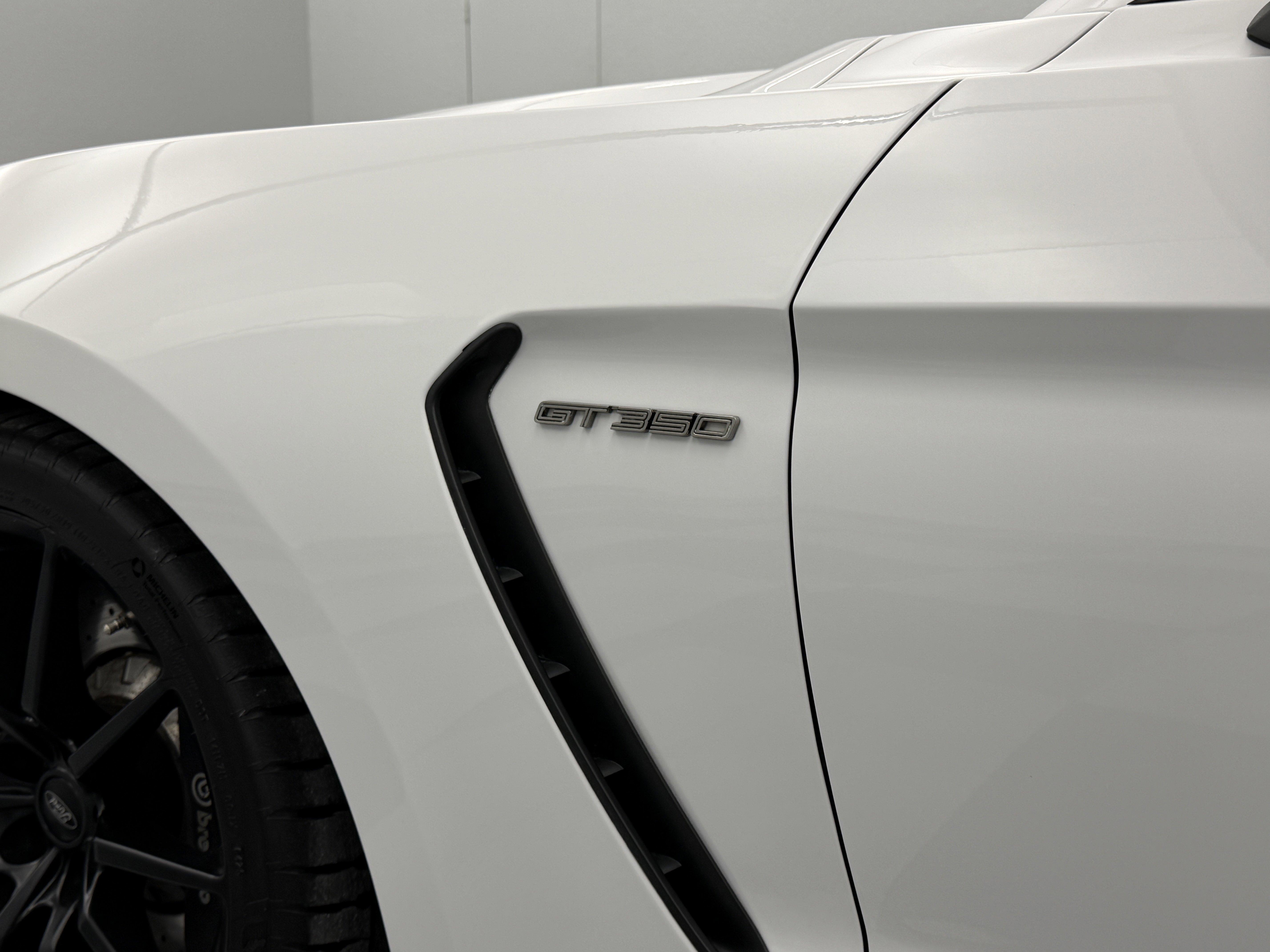 Used 2017 Ford Mustang Shelby GT350 image 46