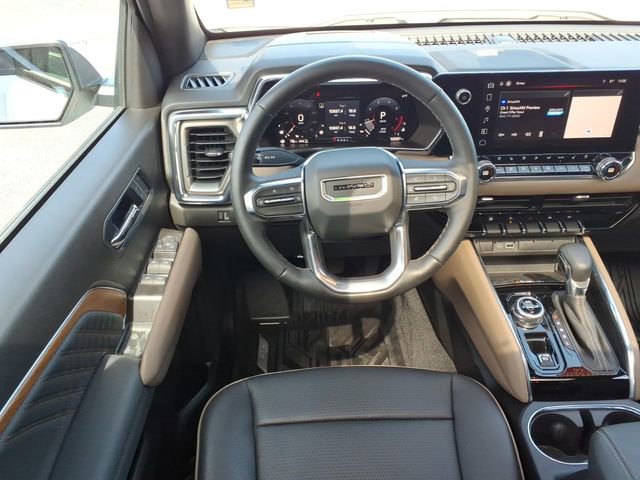 Used 2024 GMC Canyon Denali image 11