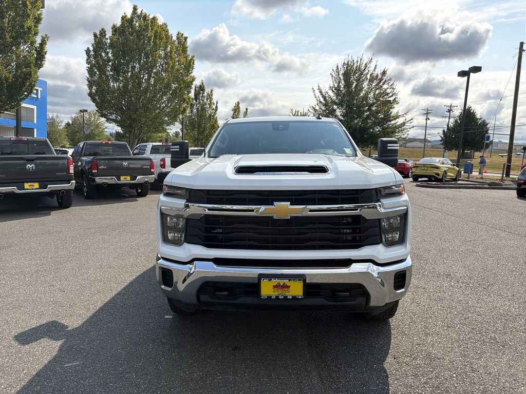Certified 2026 Chevrolet Silverado 3500 LT AWD/4WD image 4