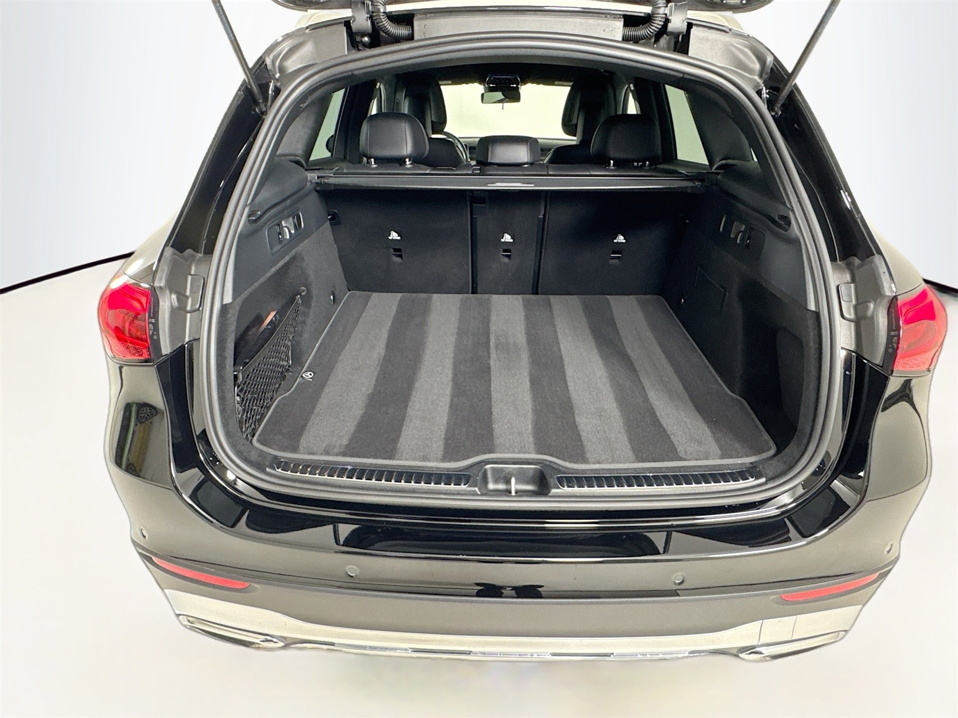 Certified 2025 Mercedes-Benz GLC 300 image 28