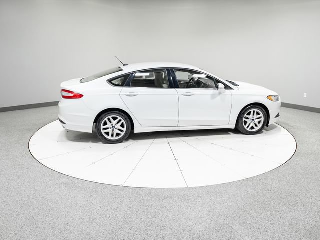 Used 2016 Ford Fusion SE FWD image 23