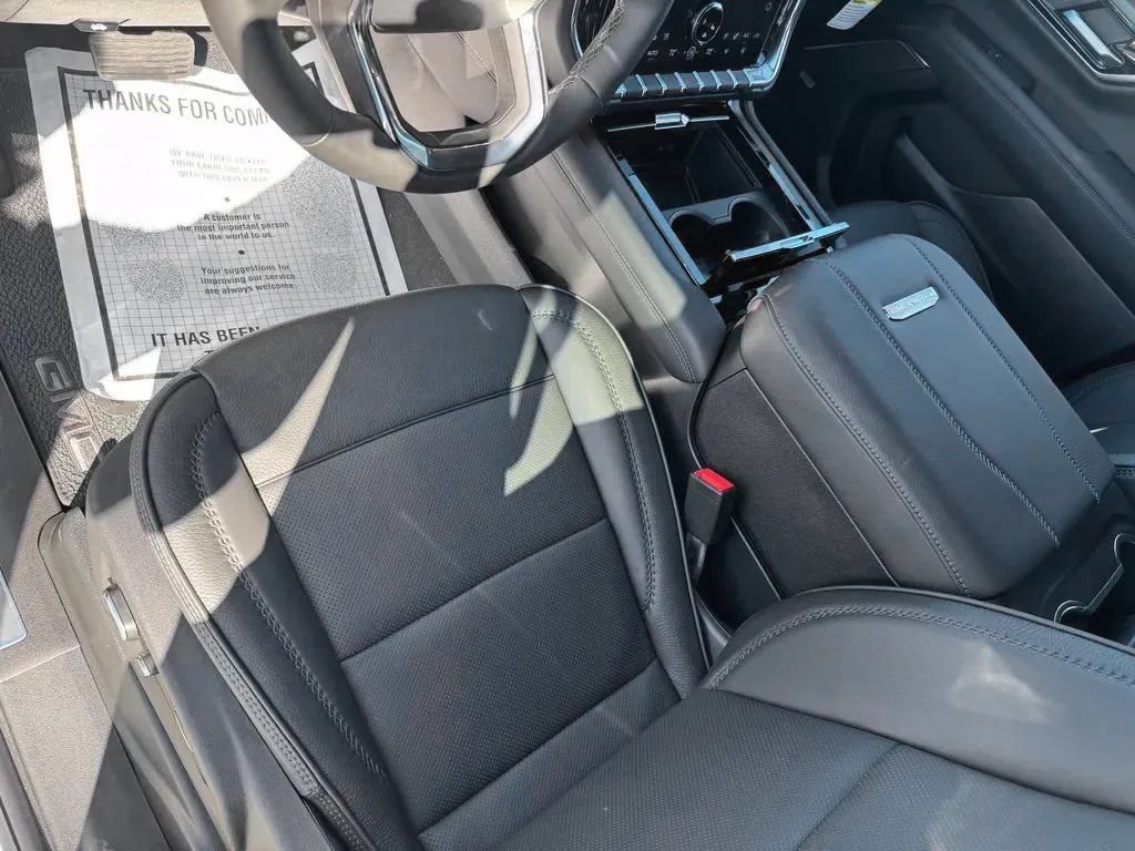 New 2026 GMC Yukon XL Denali w/ Denali Reserve Package AWD/4WD image 10