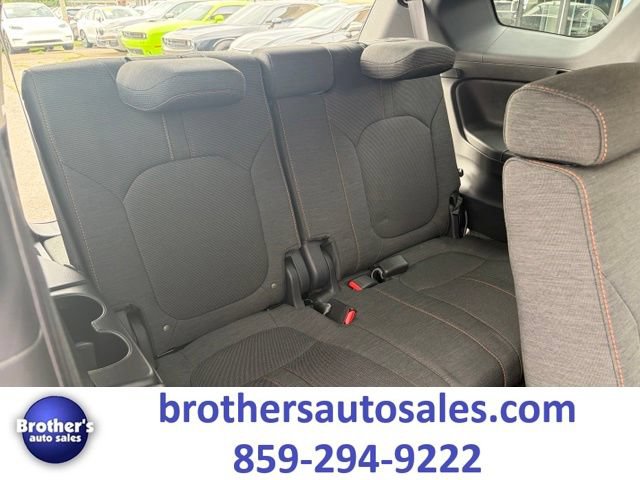 Used 2025 Honda Pilot Sport image 35