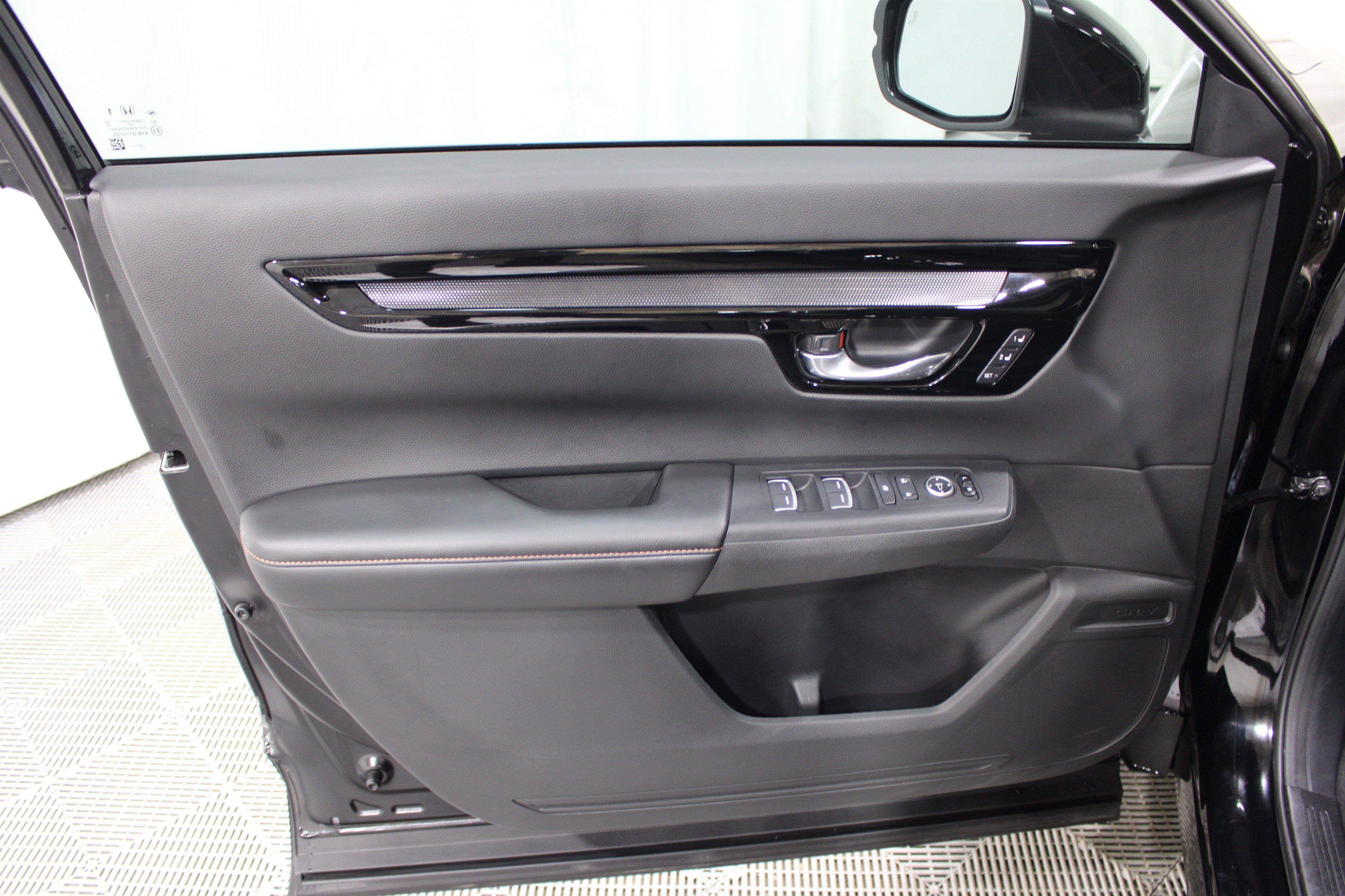 Used 2023 Honda CR-V Sport Touring image 6