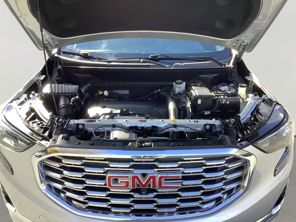 Used 2019 GMC Terrain Denali w/ Advanced Safety Package image 9