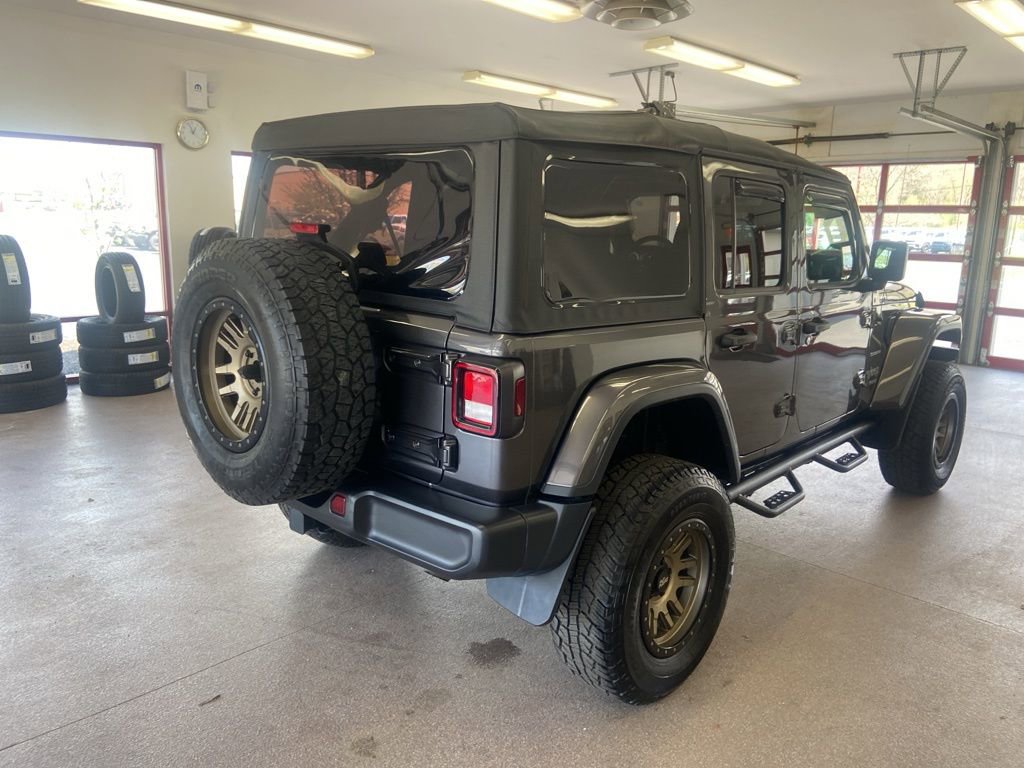 Used 2018 Jeep Wrangler Unlimited Sahara AWD/4WD image 18