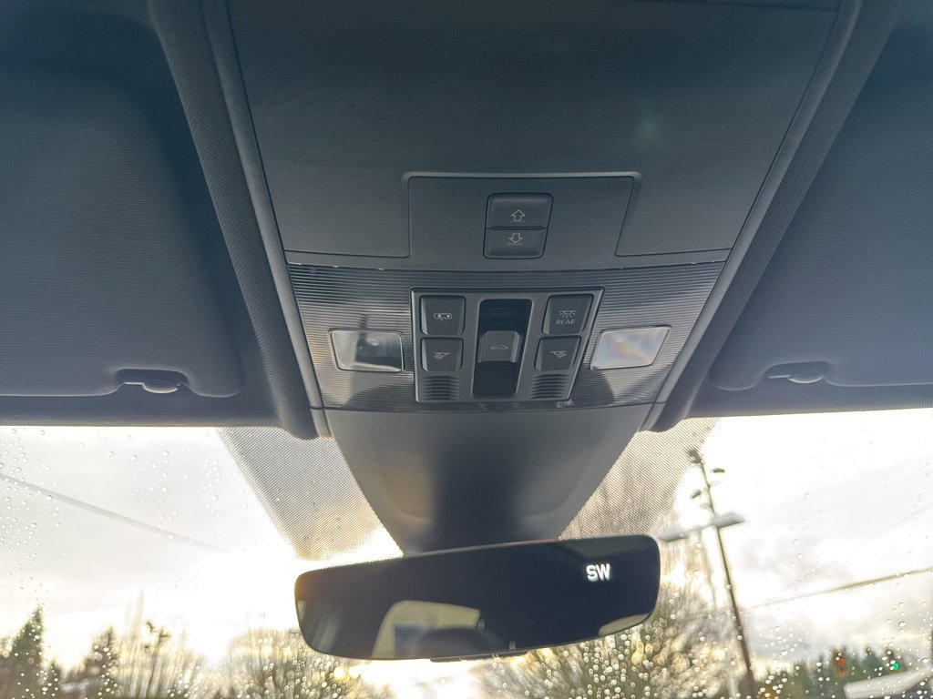 Used 2021 Volkswagen Atlas Cross Sport SEL Premium image 35