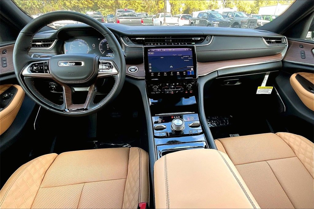 New 2025 Jeep Grand Cherokee L Summit w/ Obsidian Package image 5