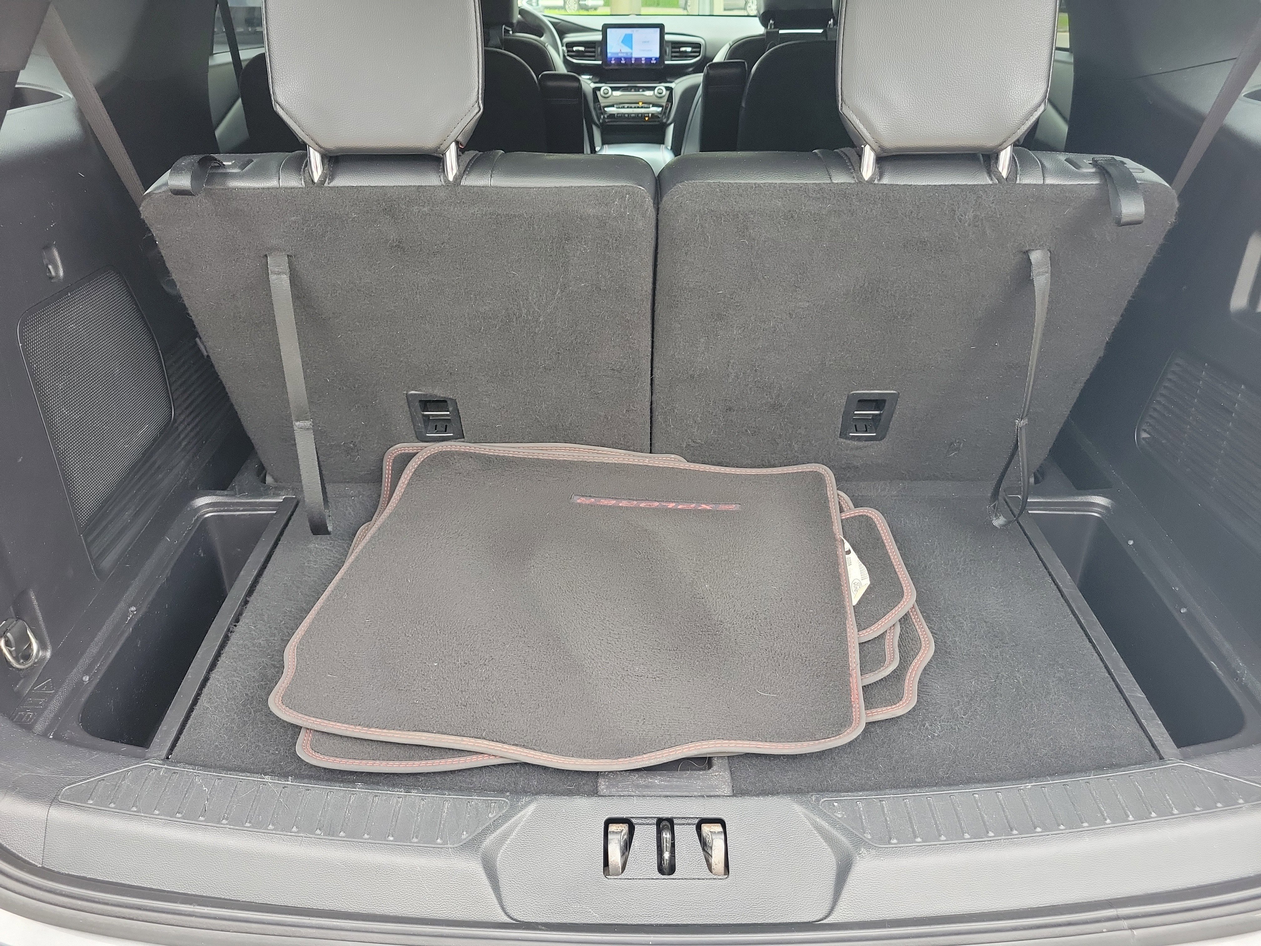 Used 2022 Ford Explorer ST-Line RWD image 10