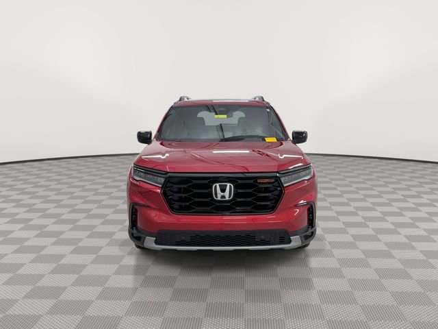Used 2025 Honda Pilot TrailSport image 3