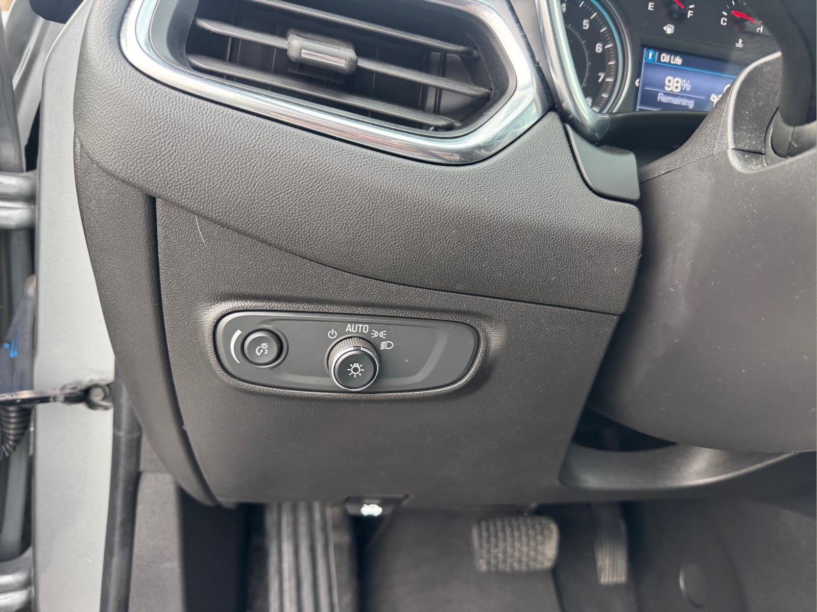 Used 2023 Chevrolet Equinox LT image 18