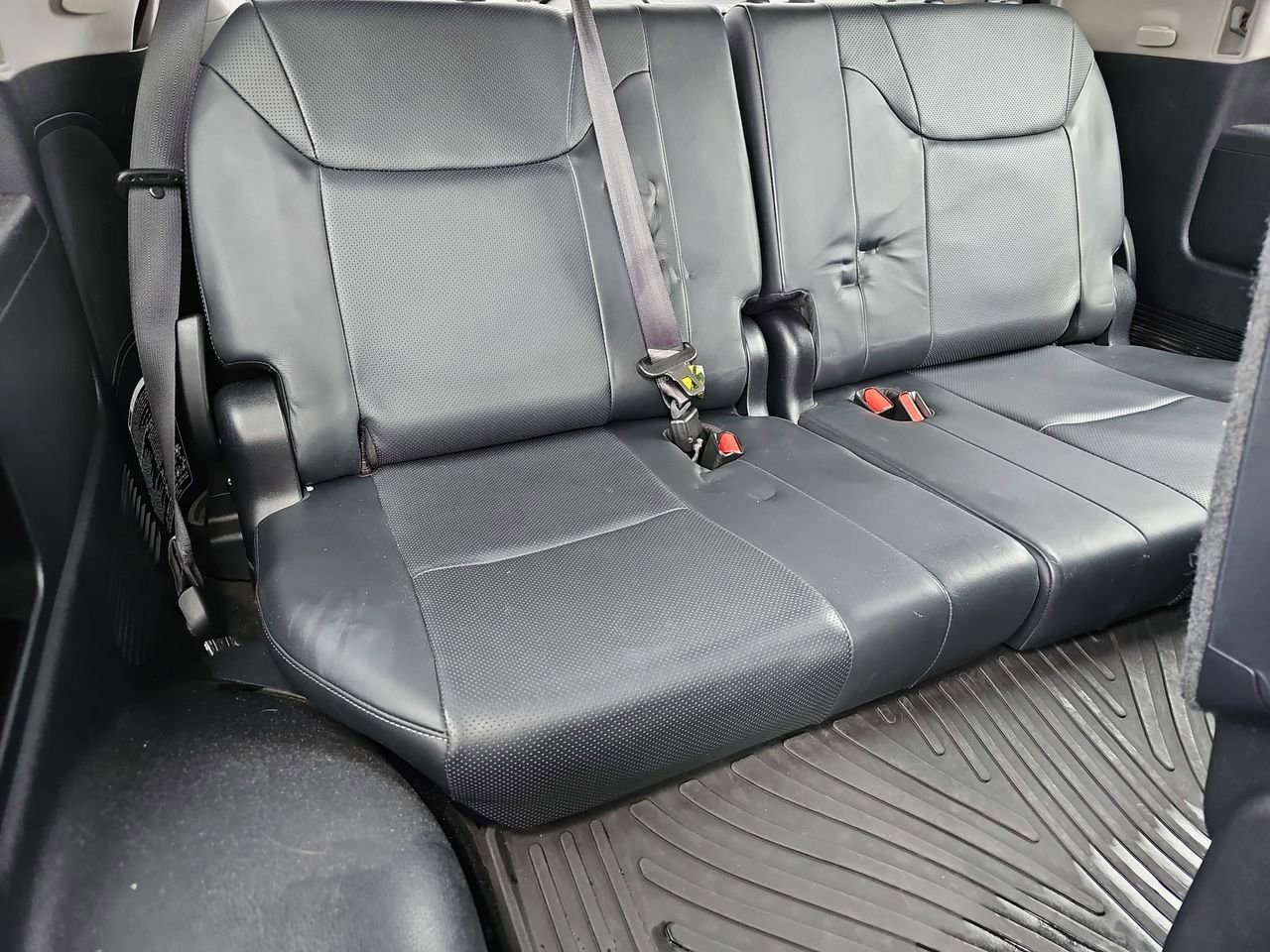 Used 2016 Lexus LX 570 4WD w/ Luxury Package image 15