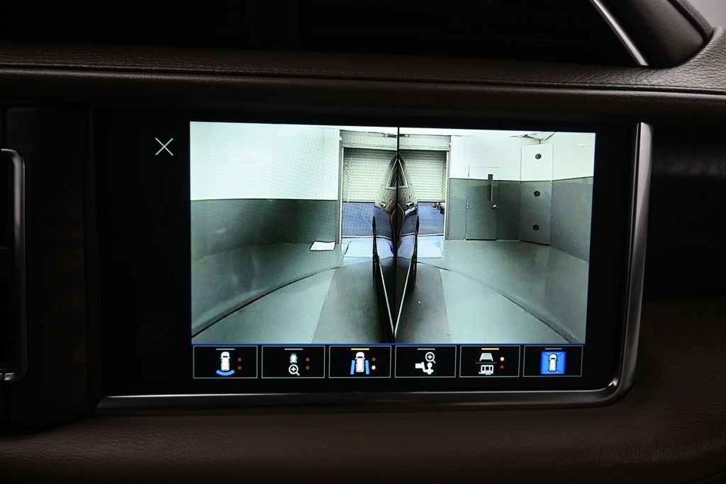 Used 2023 GMC Yukon XL Denali AWD/4WD image 25