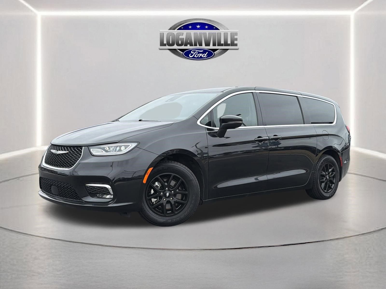 Used 2023 Chrysler Pacifica Touring