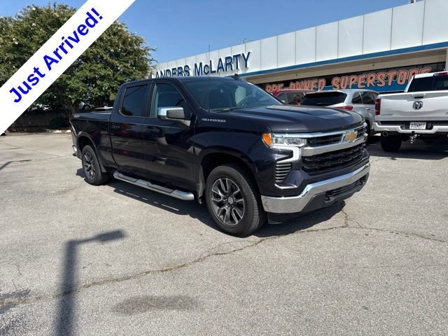 Used 2022 Chevrolet Silverado 1500 LT AWD/4WD image 1