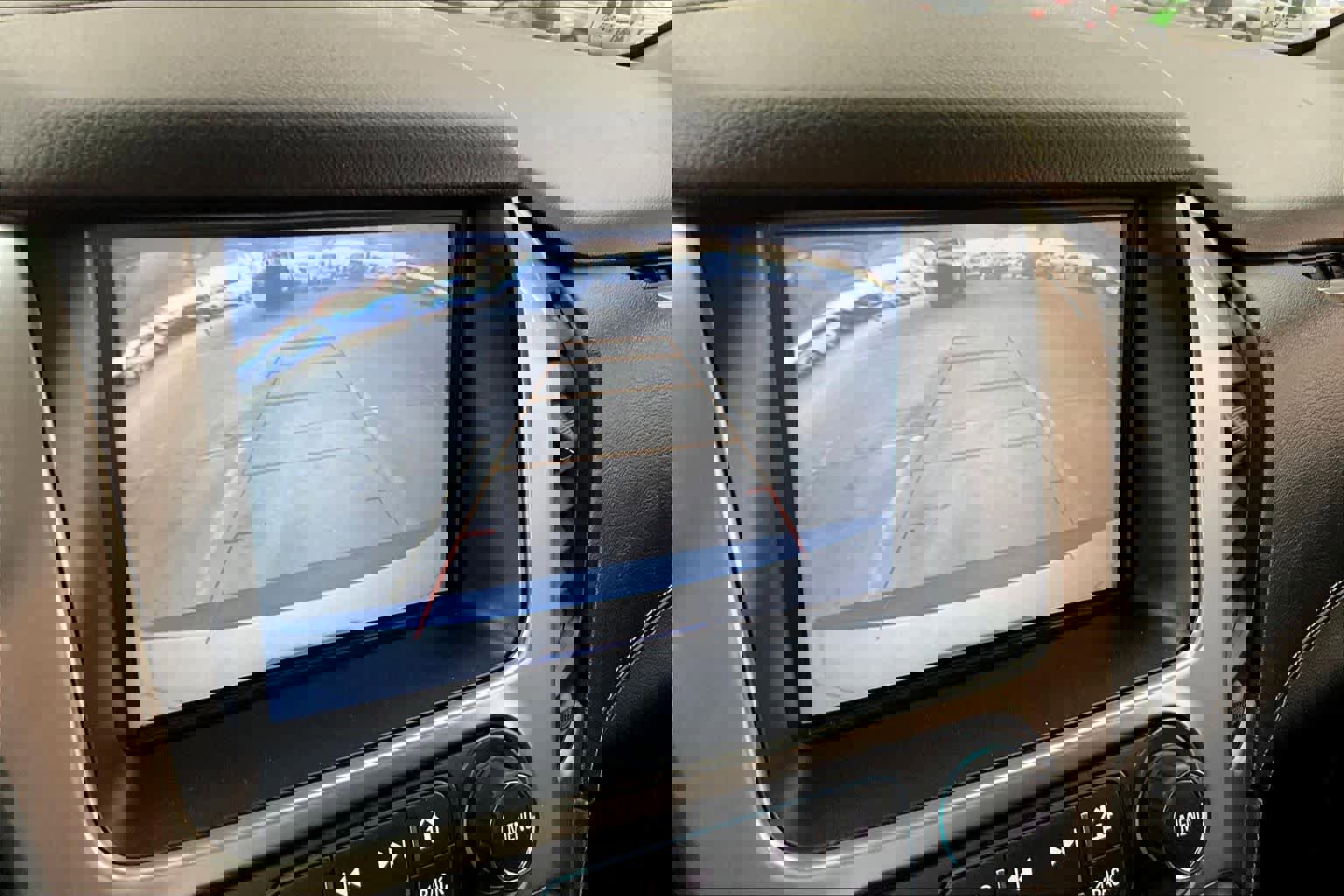 Used 2018 Chevrolet Suburban LT image 26