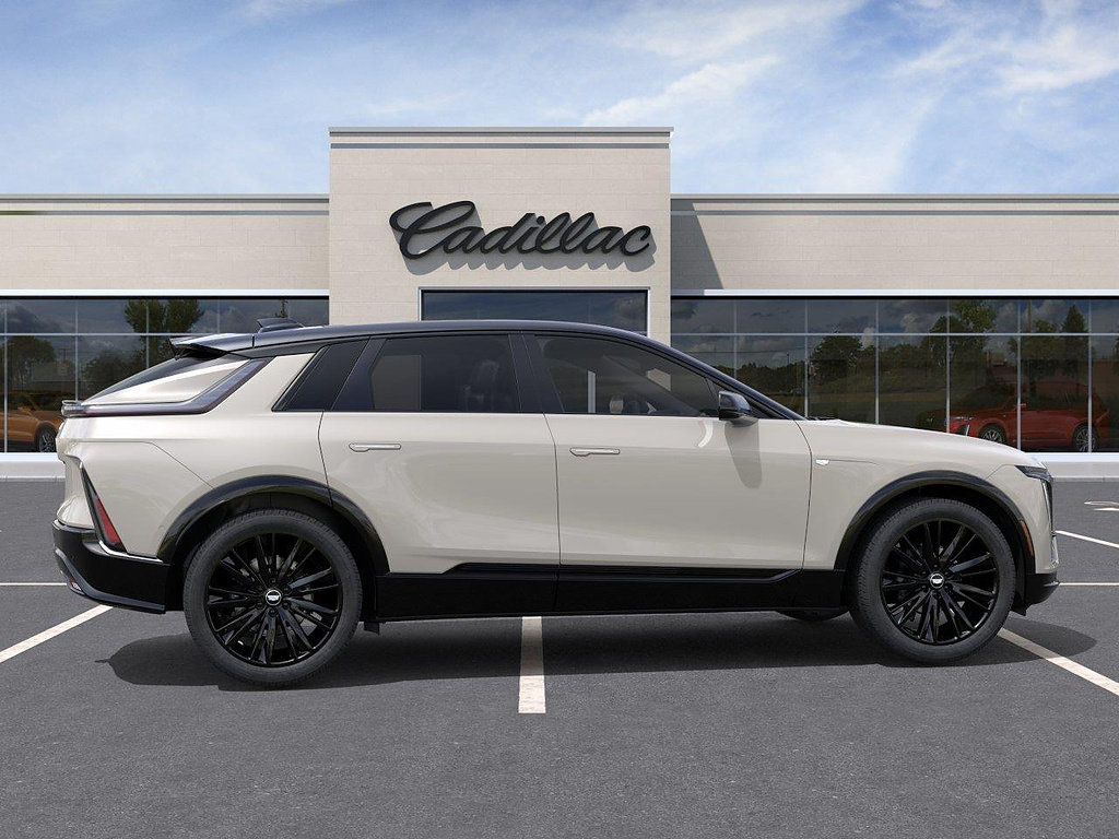 New 2027 Cadillac Lyriq Sport RWD image 5