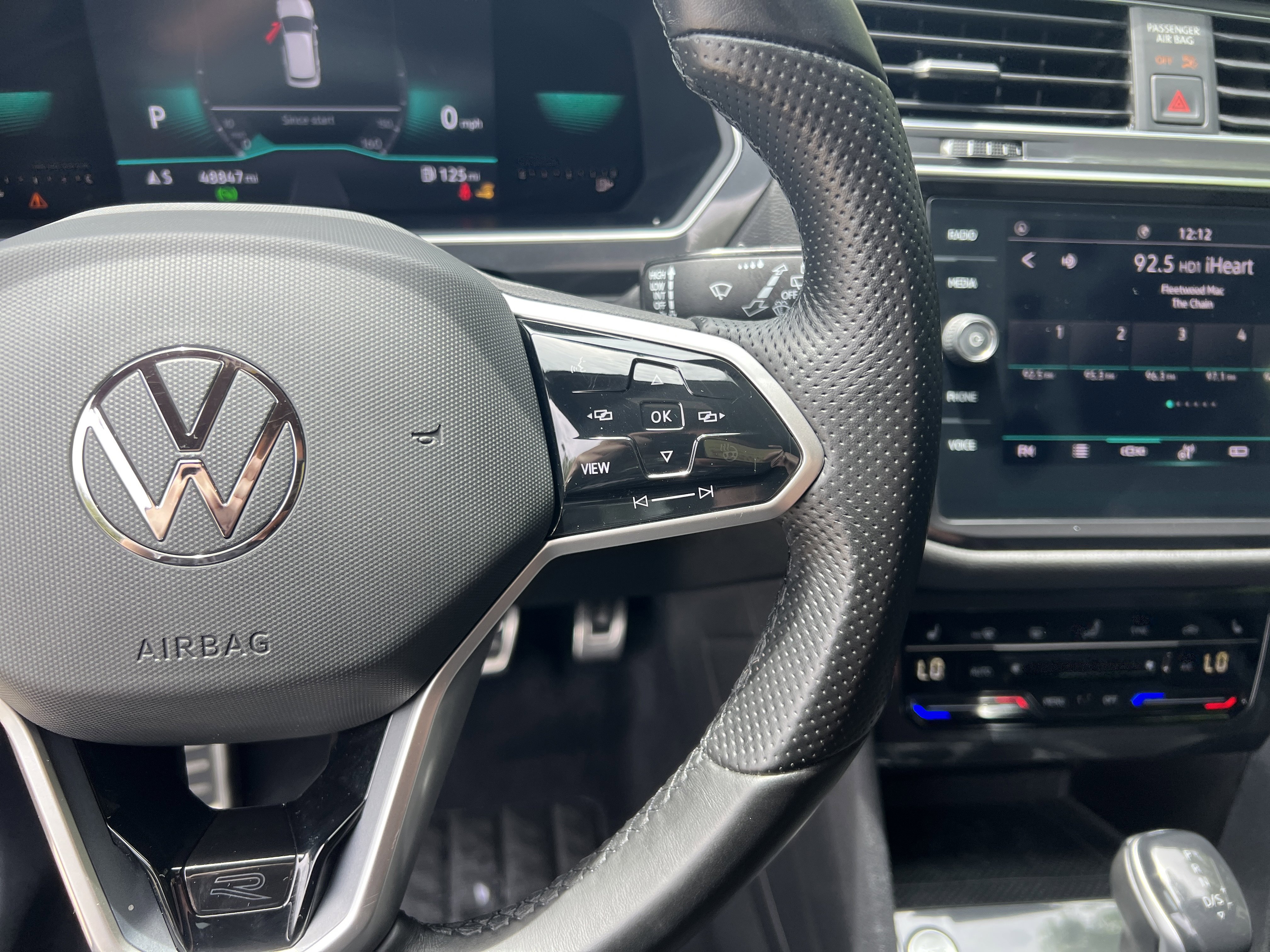 Used 2022 Volkswagen Tiguan SE R-Line FWD image 18