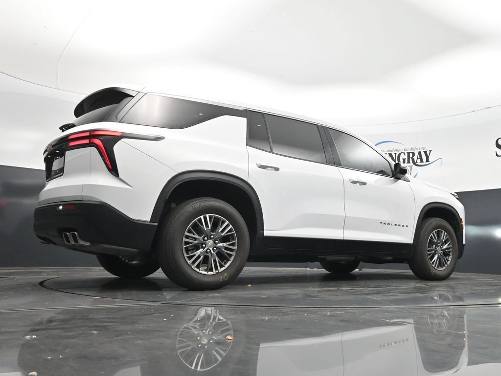 Certified 2024 Chevrolet Traverse LS FWD image 32