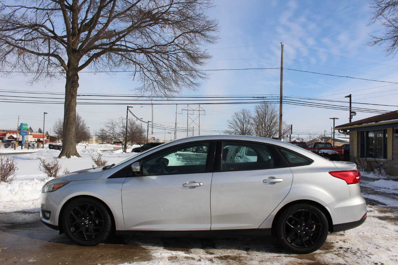 Used 2016 Ford Focus SE w/ Equipment Group 201A image 6