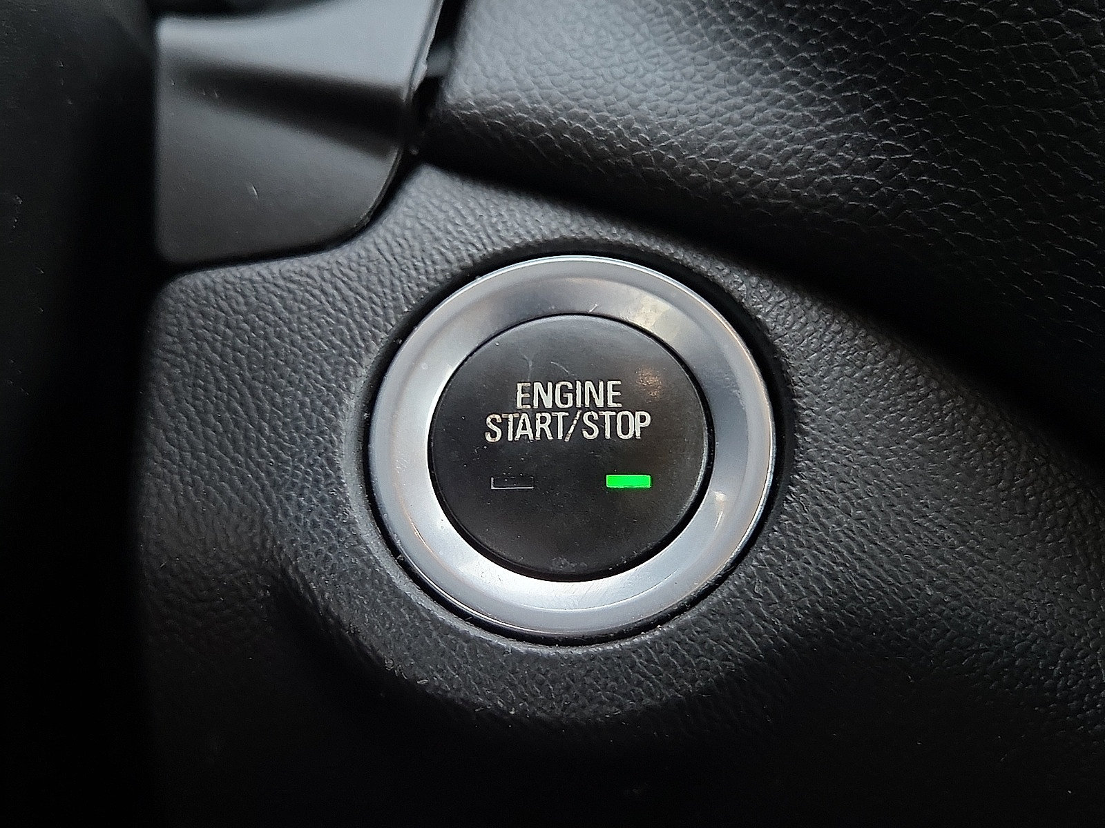 Certified 2018 Chevrolet Equinox LT AWD/4WD image 18
