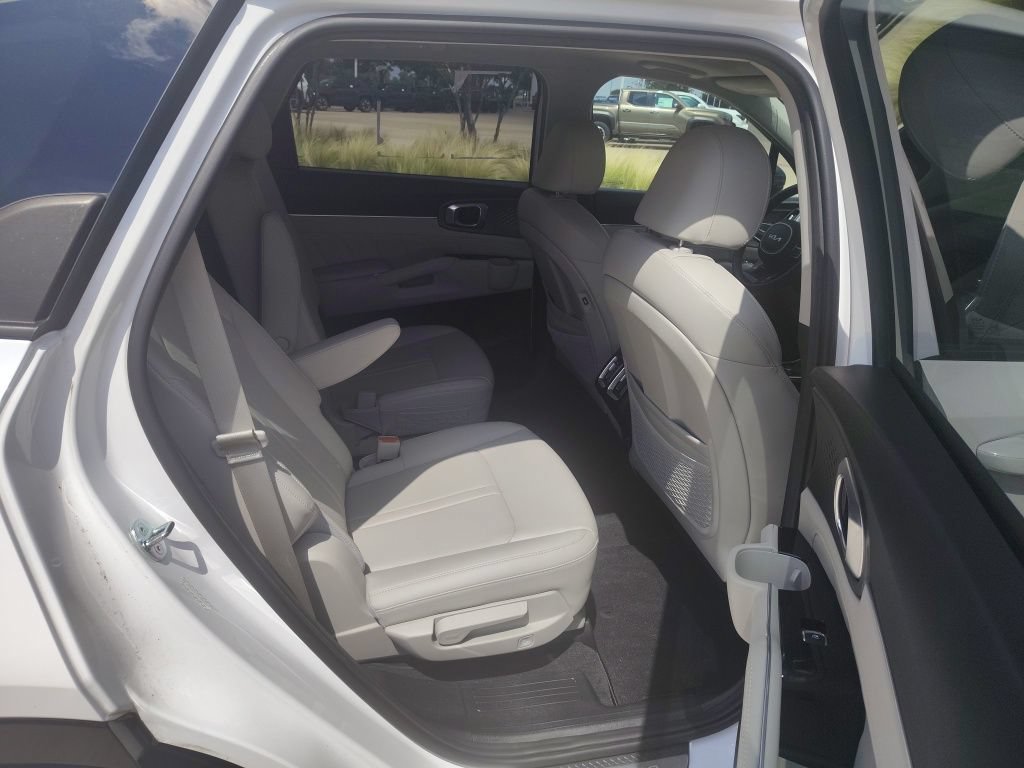 Used 2023 Kia Sorento SX FWD image 14