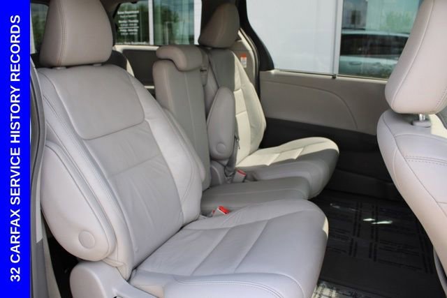 Used 2015 Toyota Sienna XLE FWD image 22