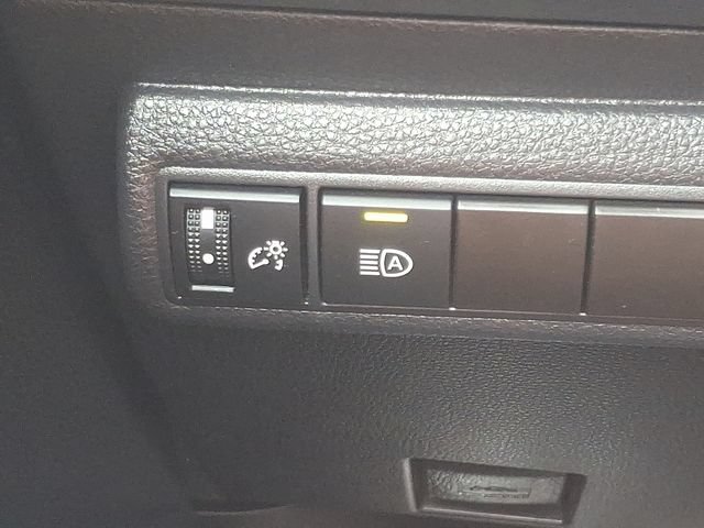 Used 2025 Toyota Corolla LE FWD image 22