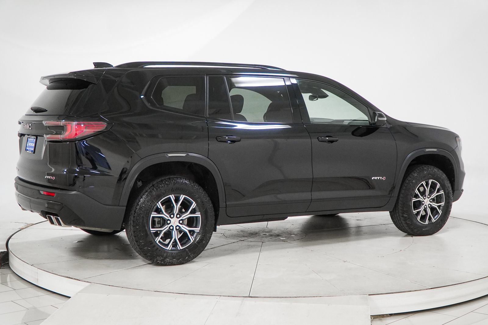 Used 2024 GMC Acadia AT4 w/ Luxury Package AWD/4WD image 12