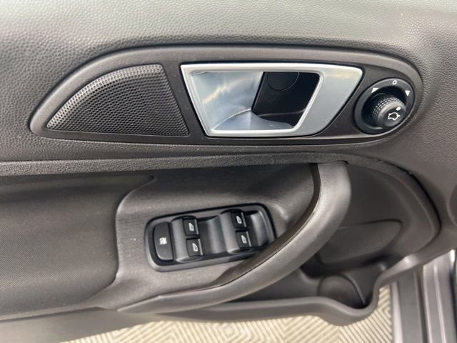 Used 2015 Ford Fiesta SE FWD image 12