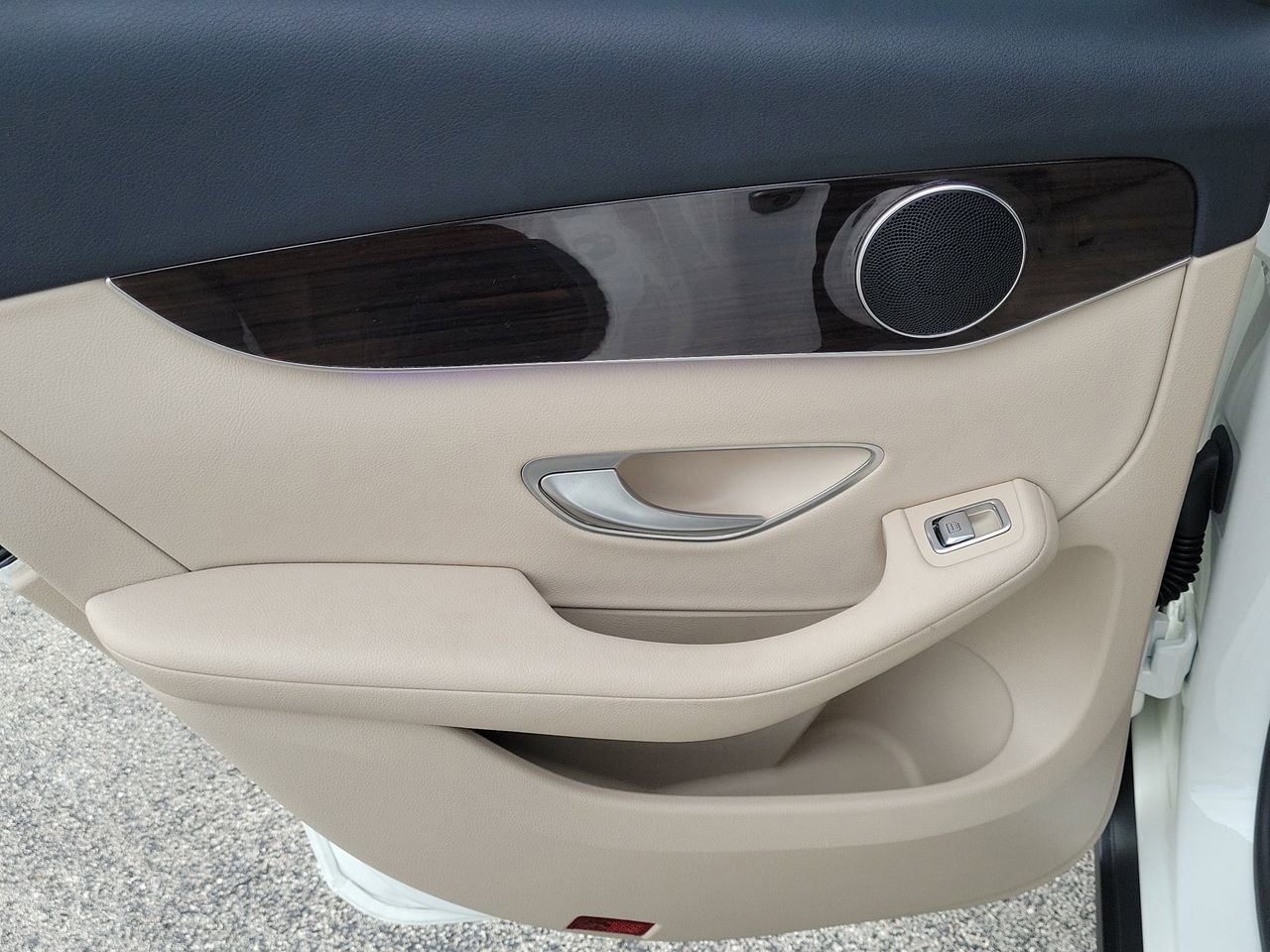 Used 2022 Mercedes-Benz GLC 300 image 9