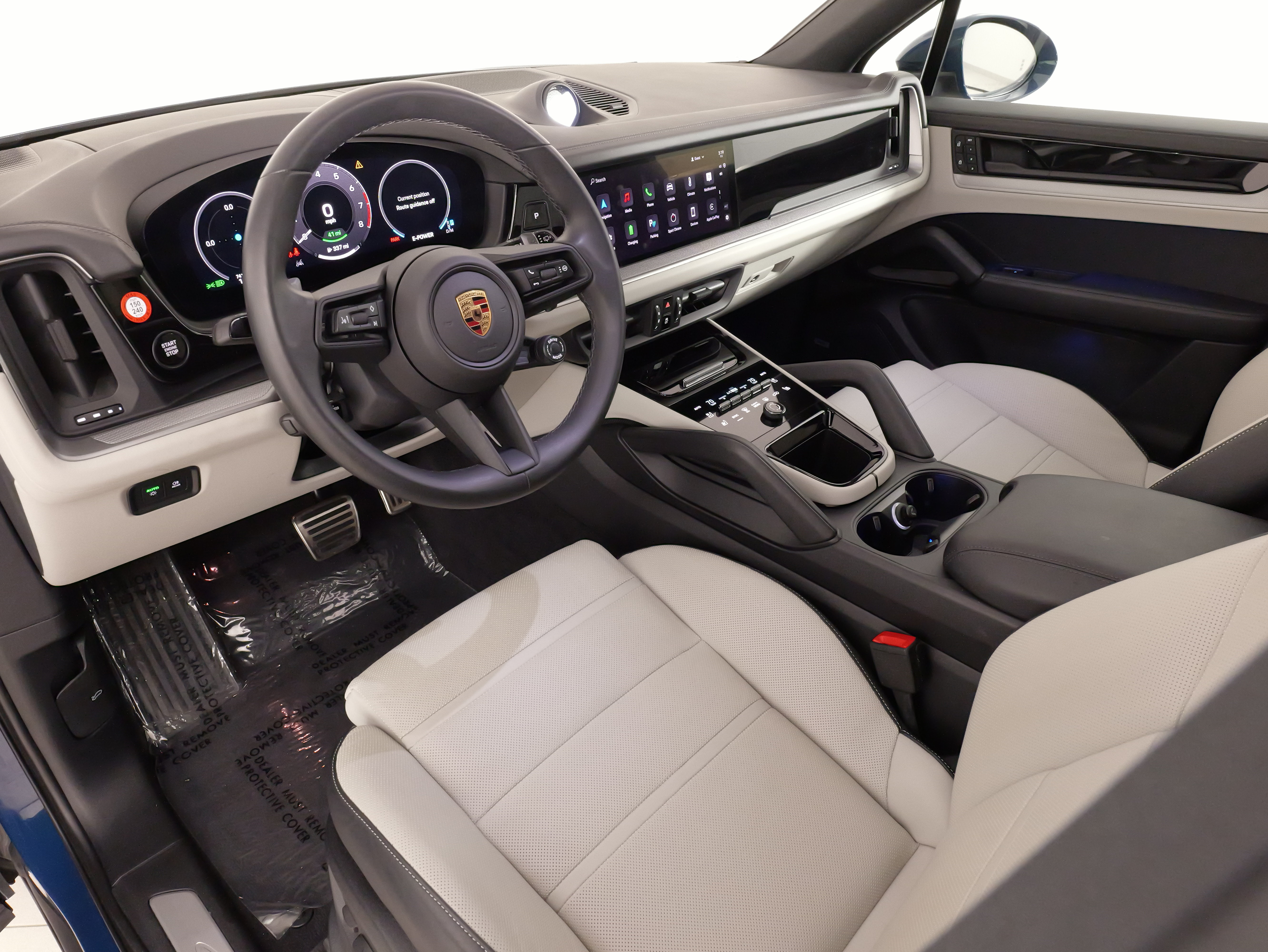 Used 2024 Porsche Cayenne S AWD/4WD image 32