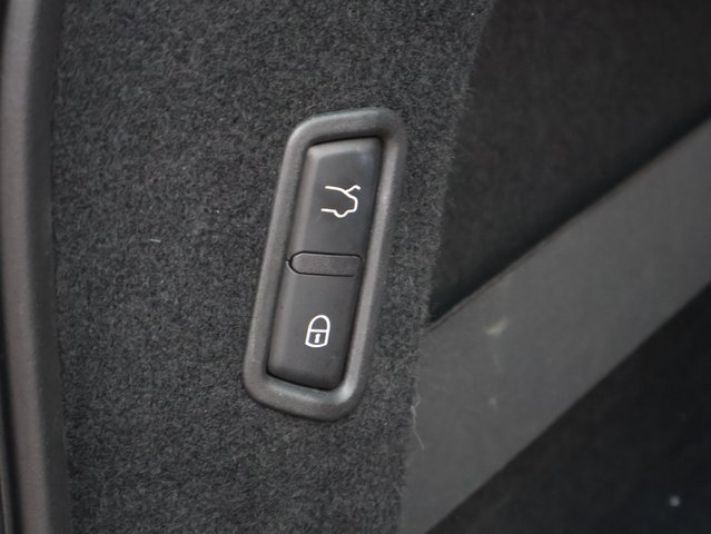 Used 2020 Maserati Levante GranLusso image 24