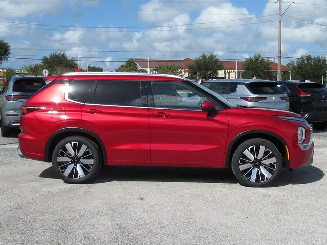 New 2025 Mitsubishi Outlander SEL image 2
