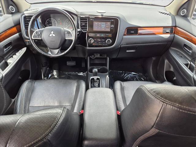 Used 2015 Mitsubishi Outlander SE AWD/4WD image 18