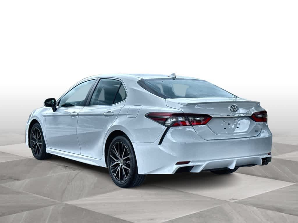 Used 2024 Toyota Camry SE w/ Convenience Package FWD image 6