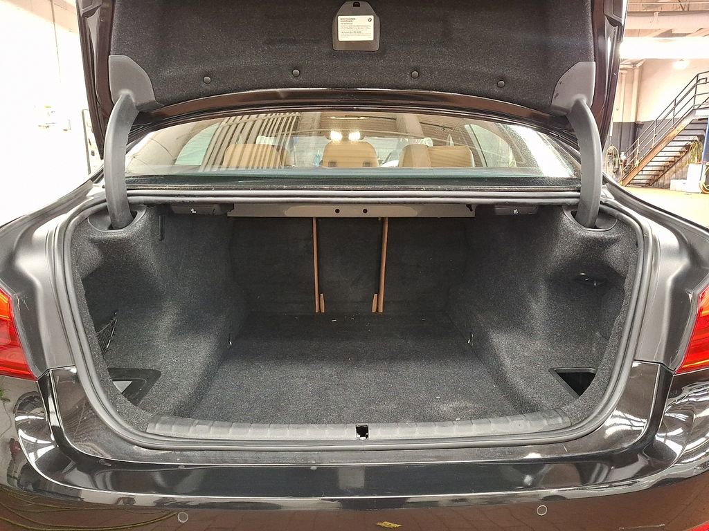 Used 2018 BMW 530i xDrive image 28