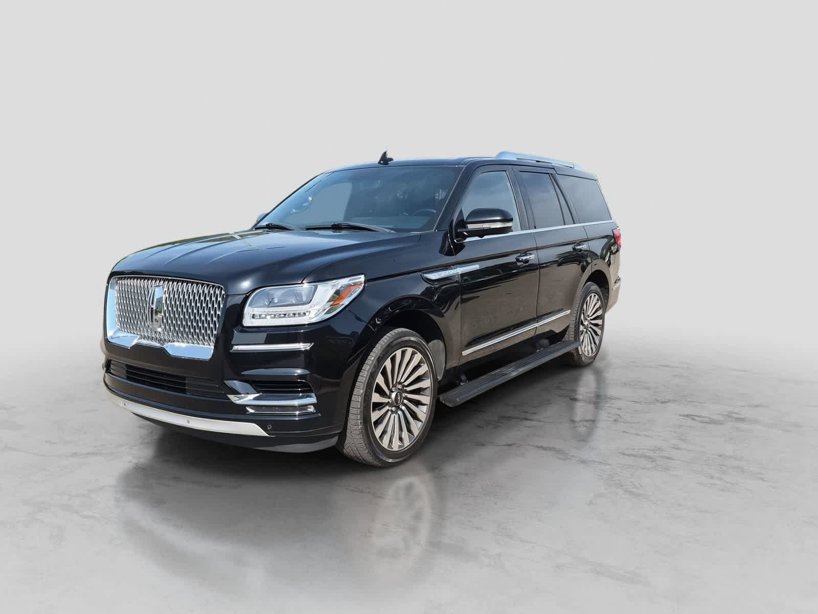 Used 2018 Lincoln Navigator Reserve AWD/4WD image 4