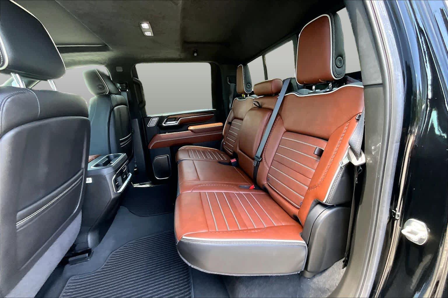 Used 2024 GMC Sierra 3500 Denali Ultimate AWD/4WD image 21
