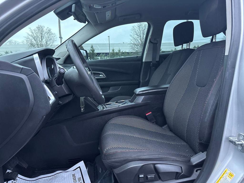 Used 2017 Chevrolet Equinox L image 13