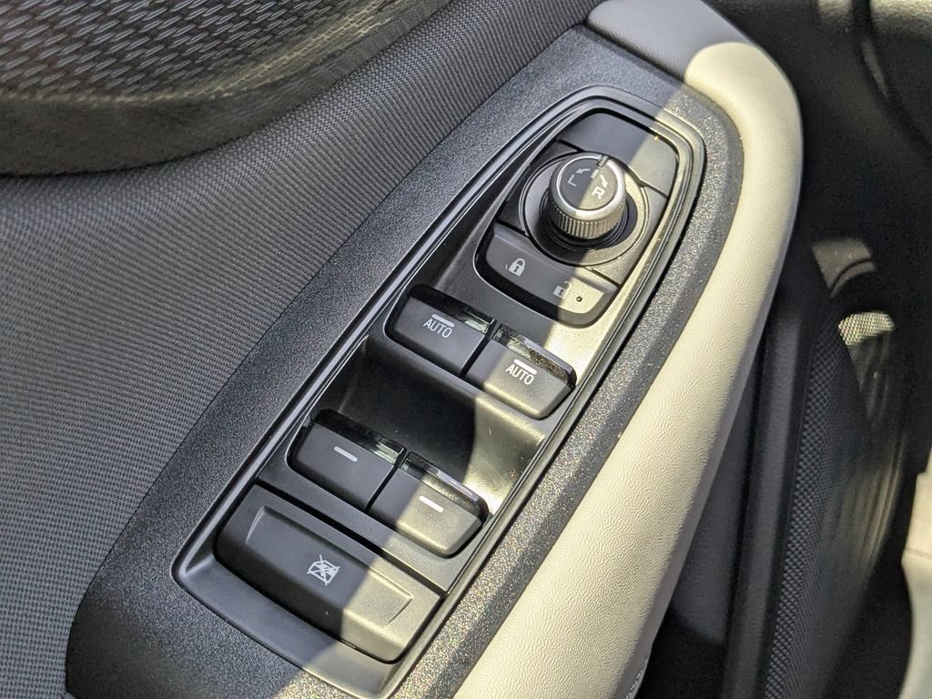 Used 2025 Subaru Outback Premium AWD/4WD image 8