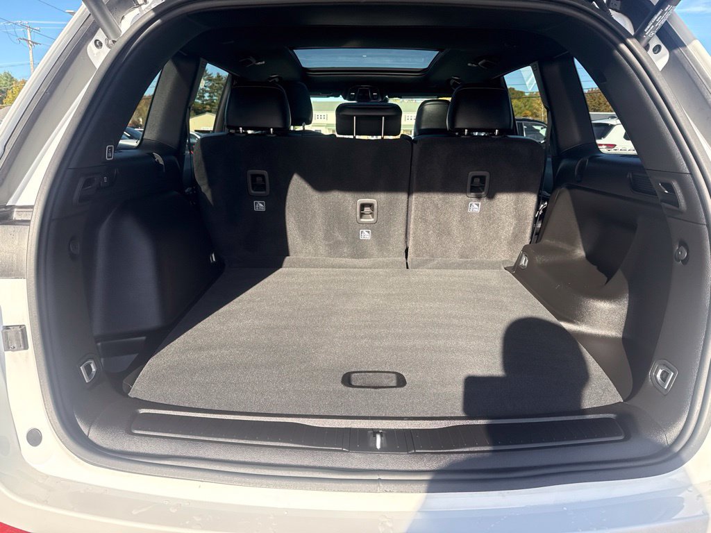 Certified 2025 Jeep Grand Cherokee Limited AWD/4WD image 24