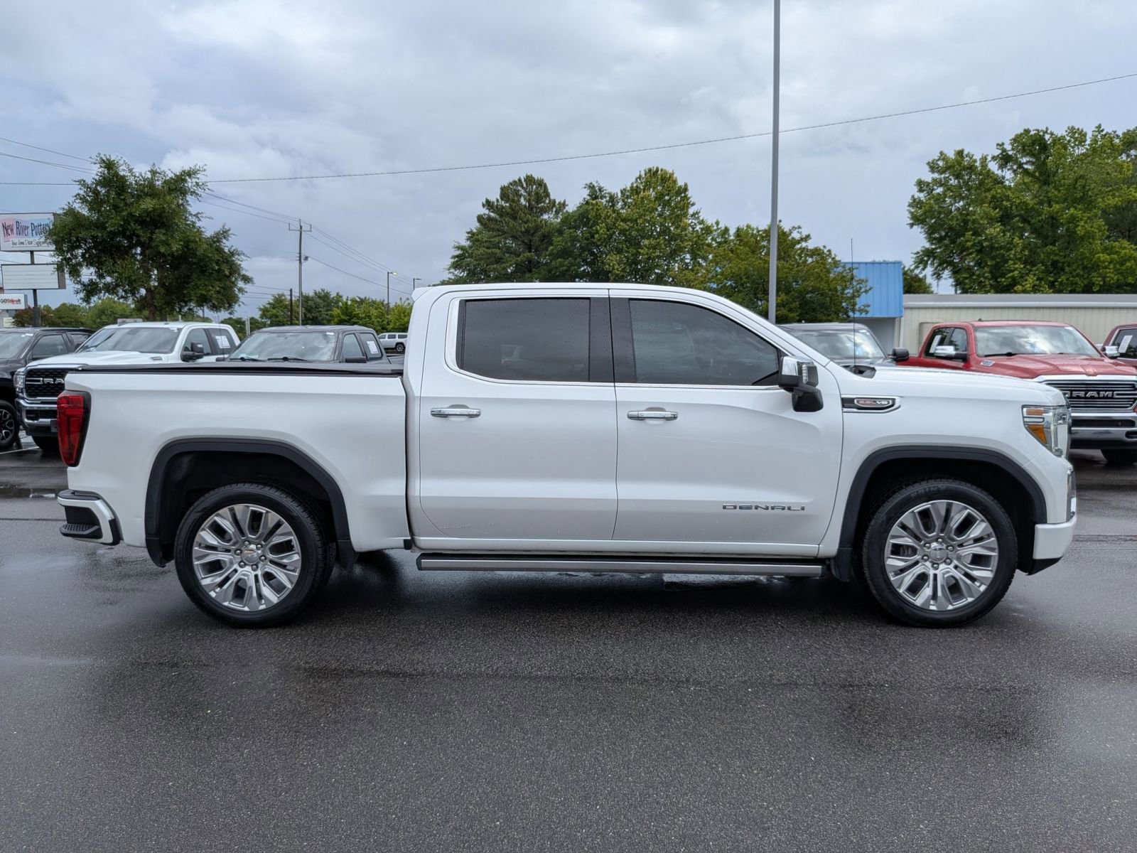 Used 2021 GMC Sierra 1500 Denali w/ Denali Premium Package AWD/4WD image 2